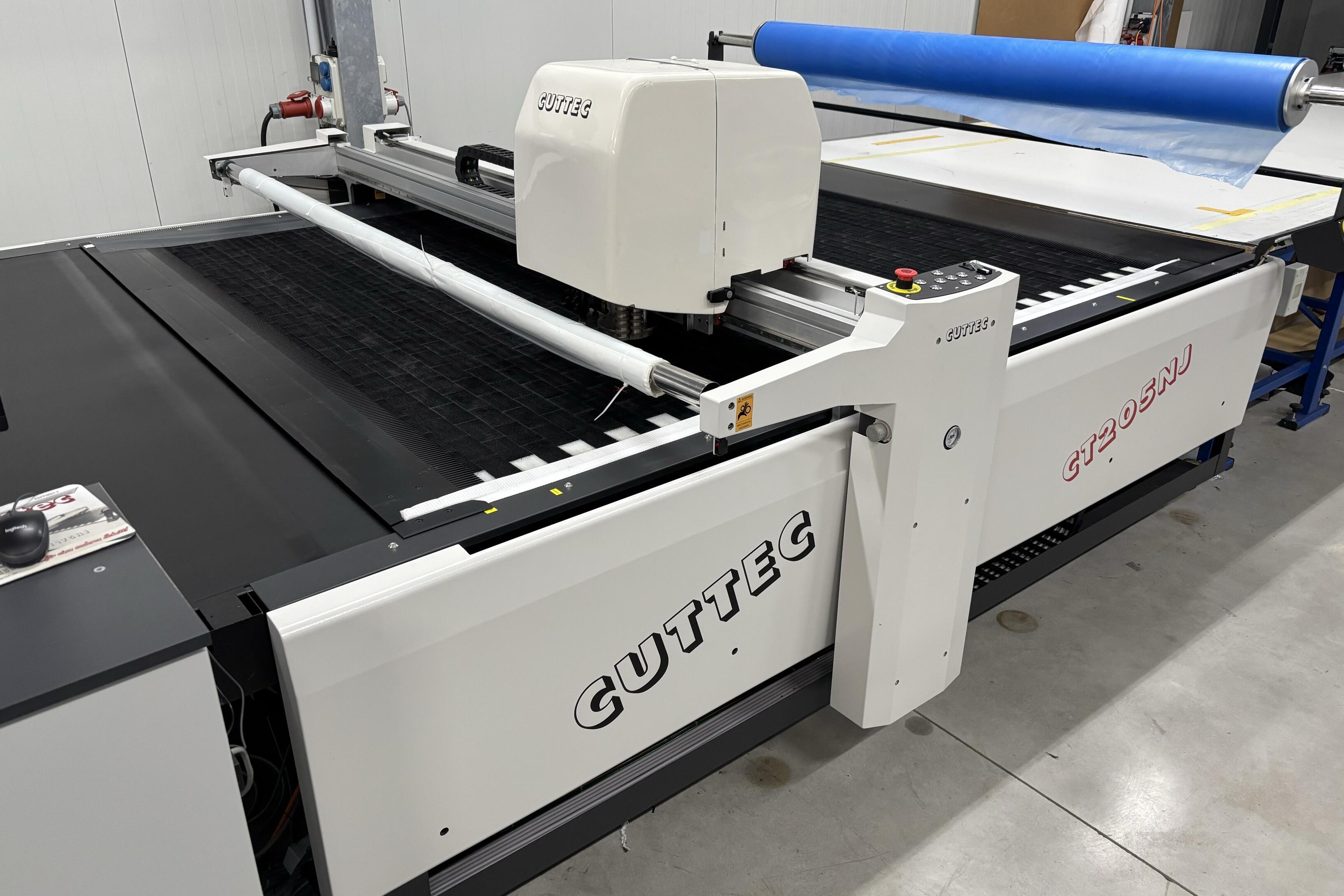 Bilde das einen Schneidemaschine von Cuttec darstellt.